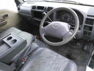 MAZDA BONGO BRAWNY VAN