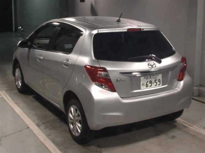 TOYOTA VITZ