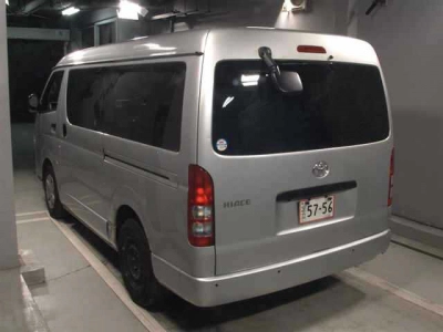 TOYOTA HIACE WAGON