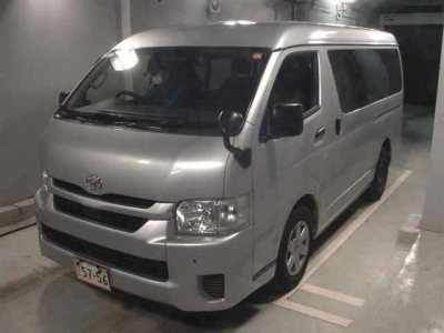 TOYOTA HIACE WAGON