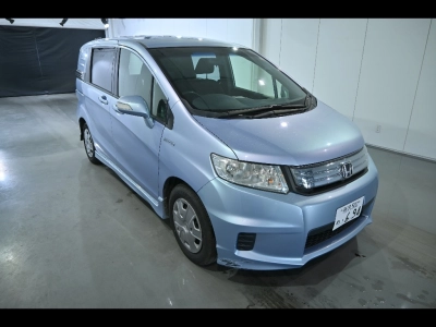 HONDA FREED SPIKE
