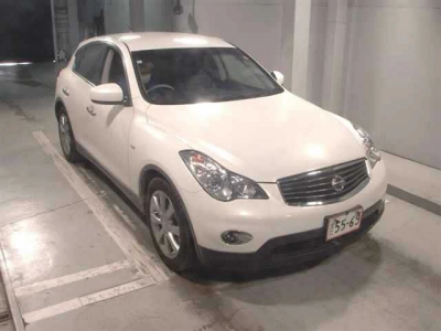 NISSAN SKYLINE CROSSOVER