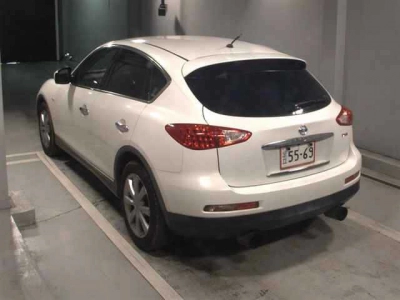 NISSAN SKYLINE CROSSOVER