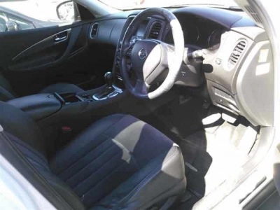 NISSAN SKYLINE CROSSOVER