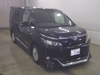 TOYOTA VOXY