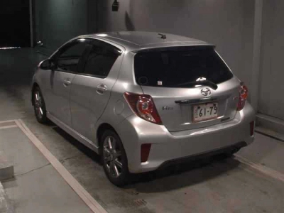 TOYOTA VITZ