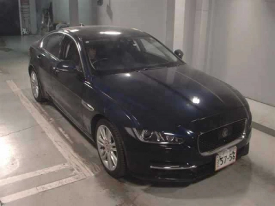 JAGUAR XE