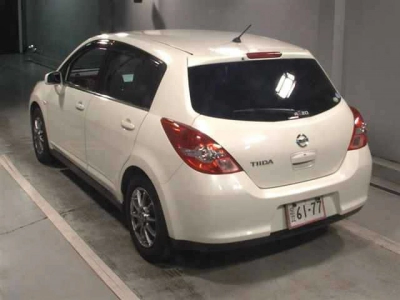NISSAN TIIDA