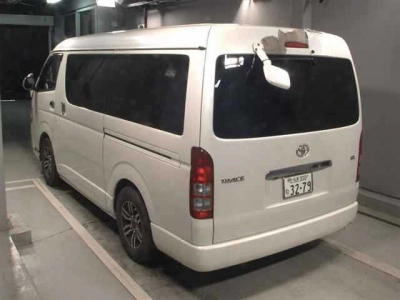 TOYOTA HIACE WAGON