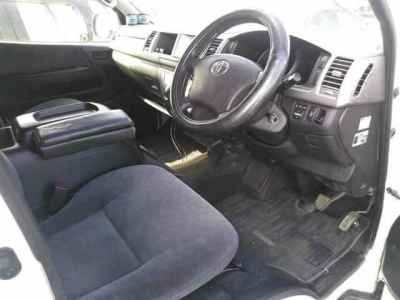 TOYOTA HIACE WAGON