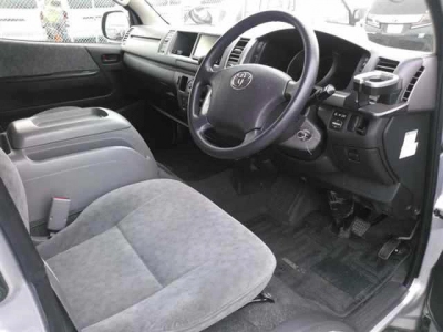 TOYOTA HIACE WAGON