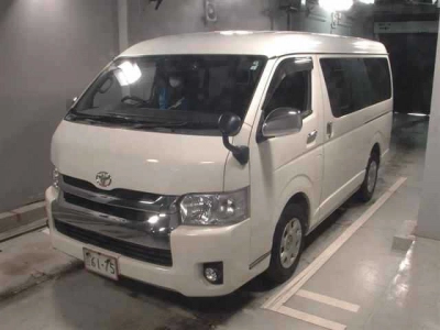 TOYOTA HIACE WAGON