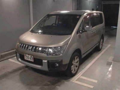 MITSUBISHI DELICA D:5