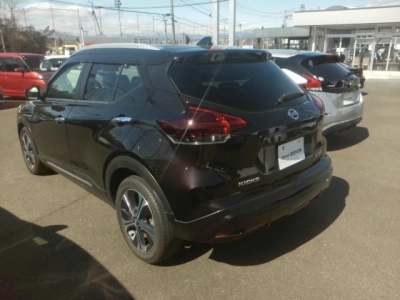 NISSAN KICKS