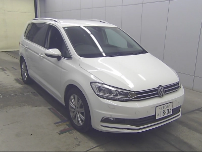 VOLKSWAGEN GOLF TOURAN