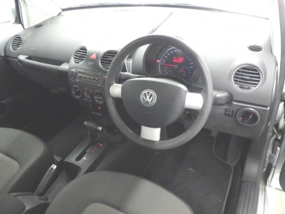 VOLKSWAGEN NEW BEETLE