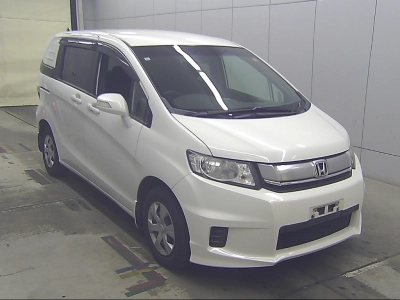 HONDA FREED SPIKE