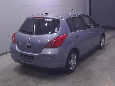 NISSAN TIIDA