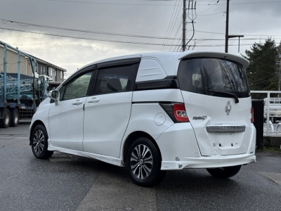 HONDA FREED SPIKE