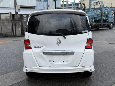 HONDA FREED SPIKE