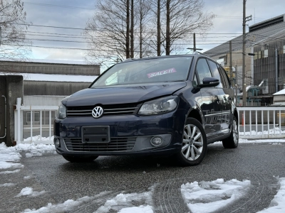 VOLKSWAGEN GOLF TOURAN