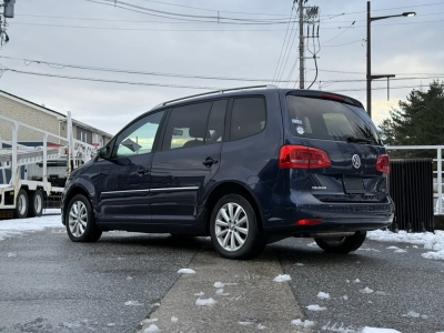 VOLKSWAGEN GOLF TOURAN