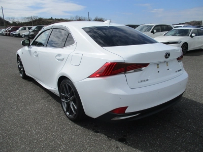 LEXUS IS