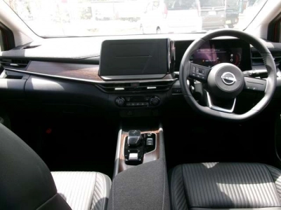 NISSAN AURA