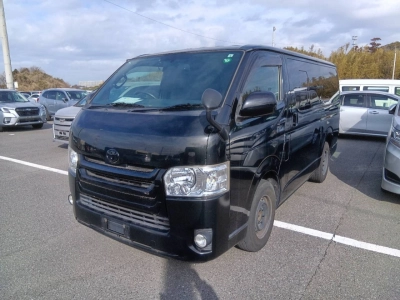 TOYOTA REGIUS VAN