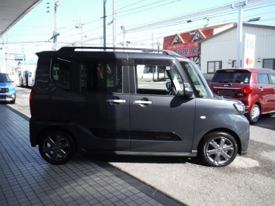 DAIHATSU TANTO FUN CROSS