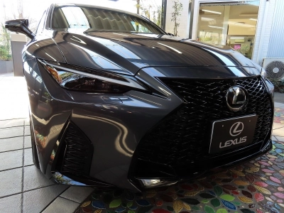 LEXUS IS