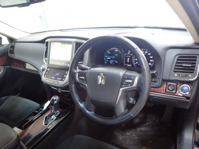 TOYOTA CROWN HYBRID