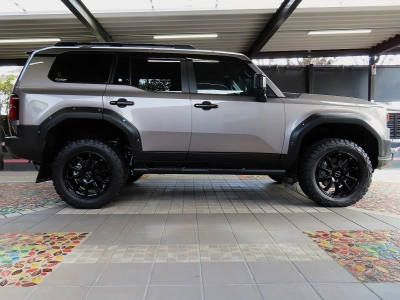 TOYOTA LAND CRUISER 250