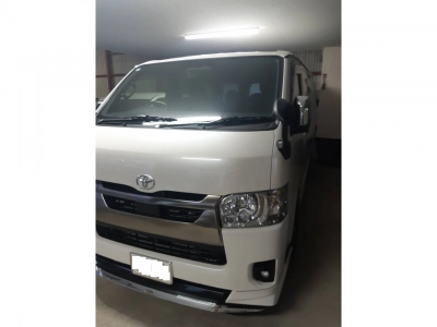 TOYOTA HIACE VAN