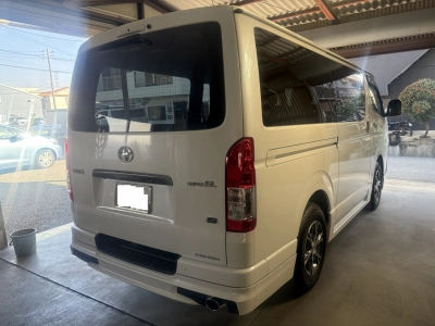 TOYOTA HIACE VAN