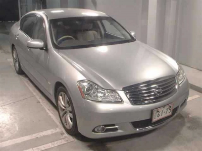 NISSAN FUGA