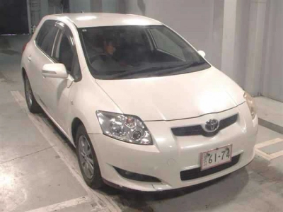 TOYOTA AURIS