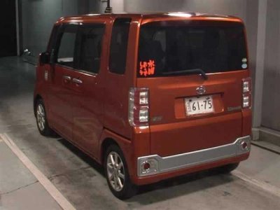 DAIHATSU WAKE