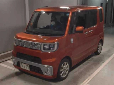 DAIHATSU WAKE