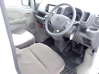 NISSAN NV100 CLIPPER