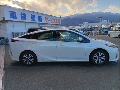 TOYOTA PRIUS PHV