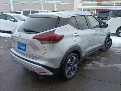 NISSAN KICKS
