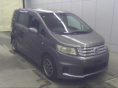 HONDA FREED SPIKE