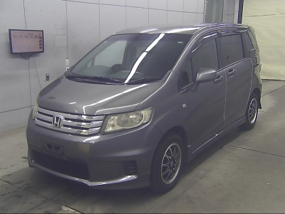 HONDA FREED SPIKE