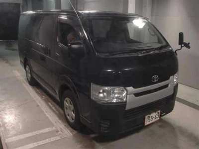 TOYOTA HIACE VAN