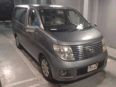 NISSAN ELGRAND