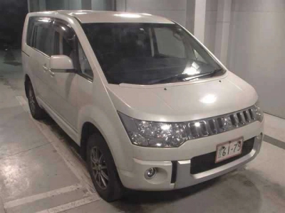 MITSUBISHI DELICA D:5