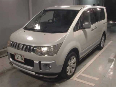 MITSUBISHI DELICA D:5