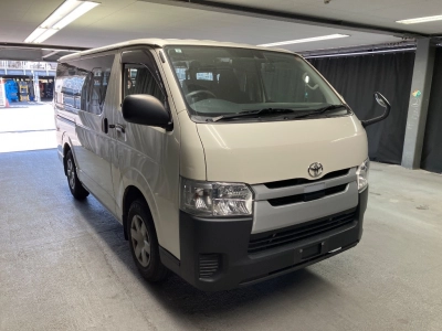 TOYOTA HIACE VAN