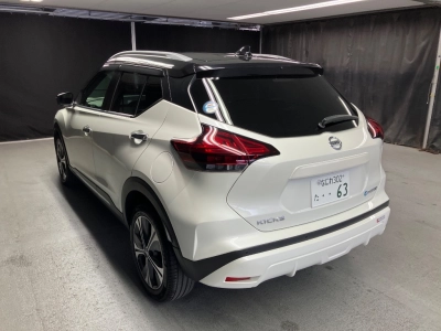 NISSAN KICKS